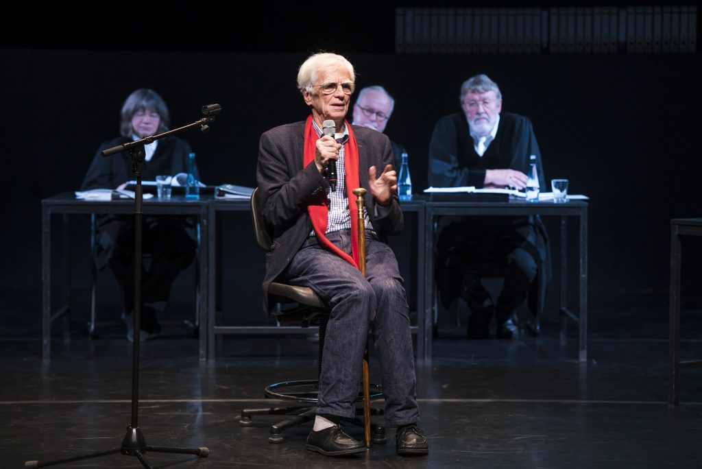Auffuehrung Geheimdienste vor Gericht im Gorki Theater am 22102016 in Berlin. ( © Henning Schacht Leuthener Str. 1 - D 10829 Berlin - phone (+49) 0177 6443393 -www.berlinpressphoto.de )
